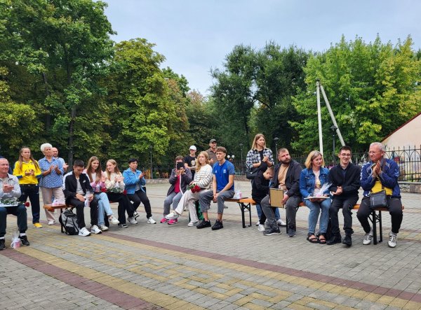 З нагоди Дня фізичної культури і спорту у Ковелі нагородили спортсменів та тренерів З нагоди Дня фізичної культури і спорту у Ковелі нагородили спортсменів та тренерів