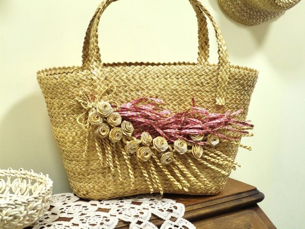 В історичному музеї відкрили персональну виставку солом’яних виробів майстрині Людмили Каменчук