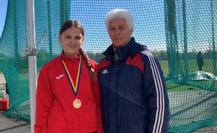 Соломія Чайка — переможниця Всеукраїнських змагань з легкоатлетичних метань