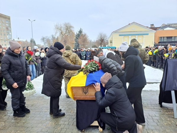 У Ковелі попрощалися із 25-річним захисником Василем Гордіюком У Ковелі попрощалися із 25-річним захисником Василем Гордіюком