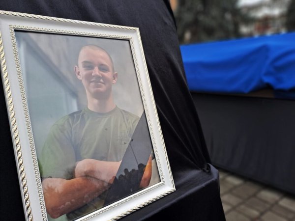 Ковель провів в останню путь 18-річного воїна Дмитра Приймачука