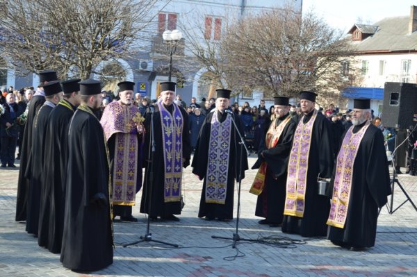 У Ковелі сьогодні вшанували пам’ять Героїв Небесної Сотні У Ковелі сьогодні вшанували пам’ять Героїв Небесної Сотні