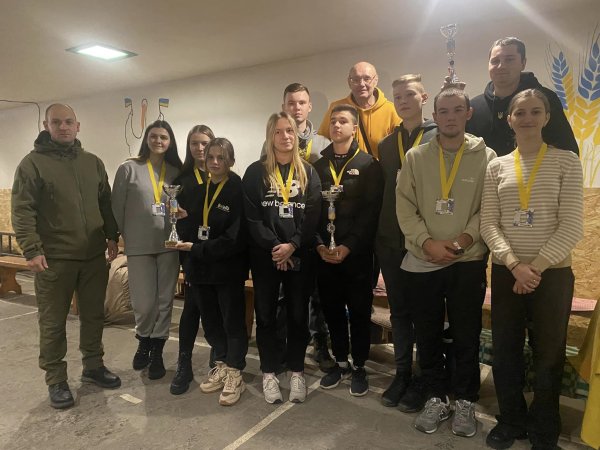 У Ковелі молодь демонструвала свої вміння зі стрільби У Ковелі молодь демонструвала свої вміння зі стрільби