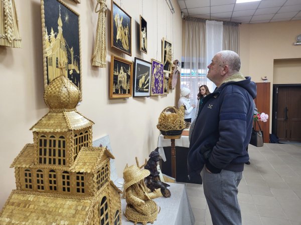 У Ковелі відкрили виставку виробів з природних матеріалів