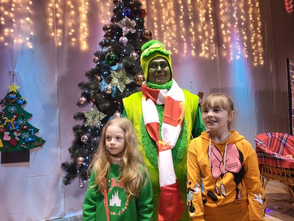 Нова вистава театру «10 ряд 10 місце» зібрала аншлаг в народному домі “Просвіта” Нова вистава театру «10 ряд 10 місце» зібрала аншлаг в народному домі “Просвіта”