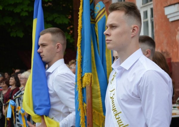 У ковельських школах пролунав останній дзвоник У ковельських школах пролунав останній дзвоник