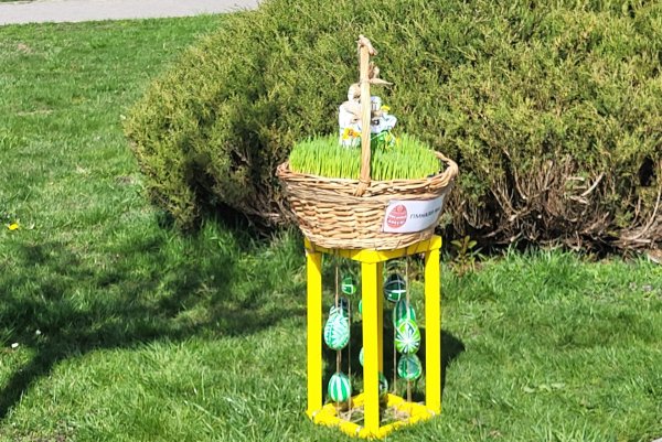 У Ковелі в парку Шевченка встановили Великодні композиції. Фото