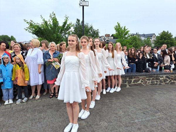 У Ковелі відбувся фестиваль шкільного вальсу У Ковелі відбувся фестиваль шкільного вальсу