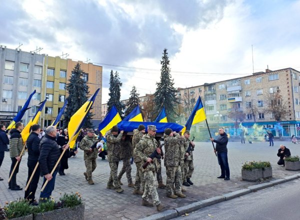 Понад рік вважався зниклим безвісти: у Ковелі попрощалися із Романом Яковлевим