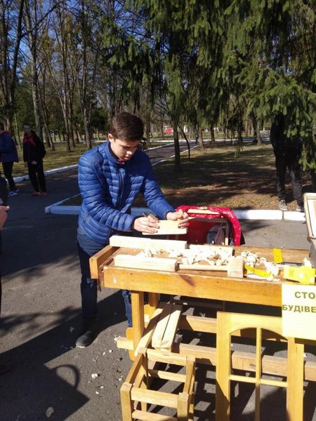 Ковельські школярі спробували свої сили у робітничих професіях Ковельські школярі спробували свої сили у робітничих професіях