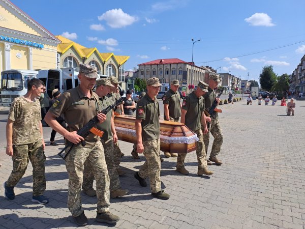 Ковельська громада віддала останню шану прикордоннику, Герою Станіславу Ковбу, який загинув на Сумщині