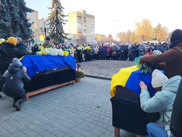 Ковельчани віддали останню шану Героям – Олегу Сахарчуку та Олександру Турчику Ковельчани віддали останню шану Героям – Олегу Сахарчуку та Олександру Турчику