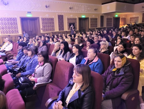 Зворушливо, до сліз, щиро та з любов’ю сьогодні вітали у Ковелі матерів зі святом