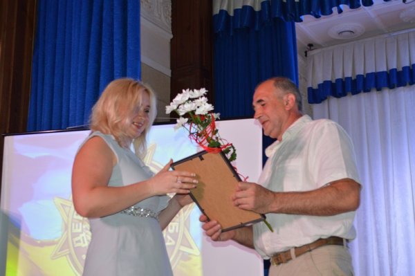 У Ковелі привітали з професійним святом державних службовців У Ковелі привітали з професійним святом державних службовців