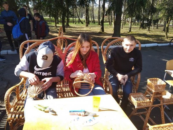 Ковельські школярі спробували свої сили у робітничих професіях Ковельські школярі спробували свої сили у робітничих професіях