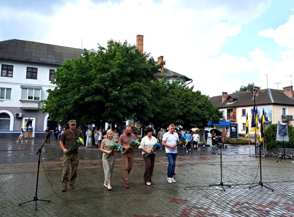 День Державності України: у Ковелі вшанували Героїв і вручили державні та міські нагороди