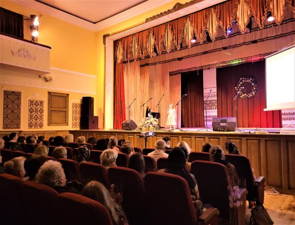 Зворушливо, до сліз, щиро та з любов’ю сьогодні вітали у Ковелі матерів зі святом