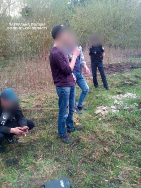 Патрульні у Ковелі виявили трьох молодих людей із забороненими речовинами