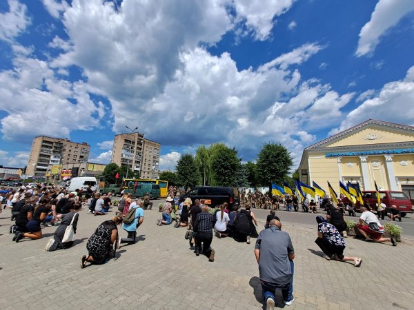 У Ковелі попрощались з 25-річним Героєм Владиславом Саковським