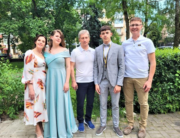 Випускникам ліцею №3 імені Лесі Українки вручили свідоцтва про здобуття повної загальної середньої освіти Випускникам ліцею №3 імені Лесі Українки вручили свідоцтва про здобуття повної загальної середньої освіти