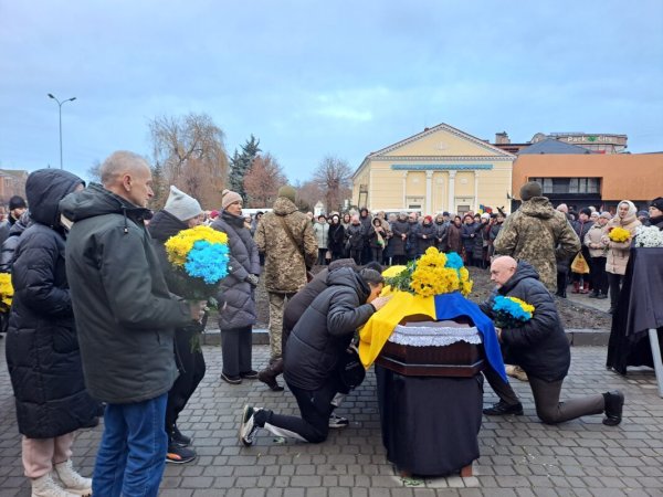 Ковель провів в останню путь Захисника Романа Лайтара Ковель провів в останню путь Захисника Романа Лайтара
