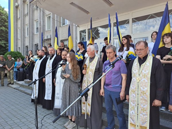 У Ковелі попрощались з 25-річним Героєм Владиславом Саковським