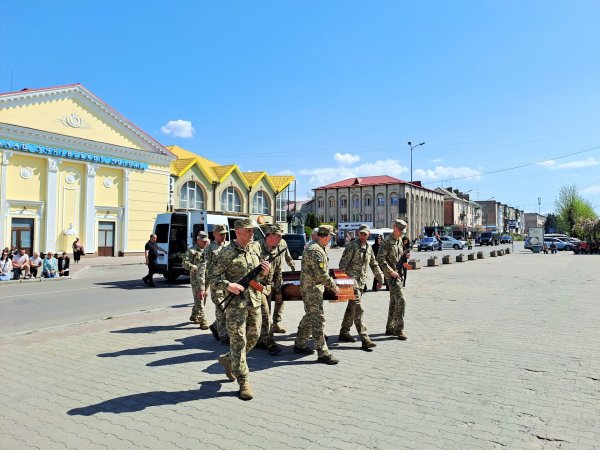 Сьогодні капітану Володимиру Котику мало б виповнитись 52 роки. Ковель попрощався зі своїм Героєм