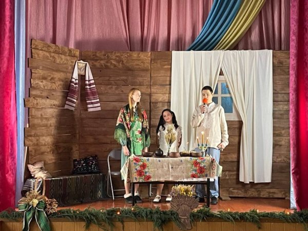 Понад 165 тисяч гривень для ЗСУ зібрали під час різдвяного ярмарку в ліцеї №10 Понад 165 тисяч гривень для ЗСУ зібрали під час різдвяного ярмарку в ліцеї №10