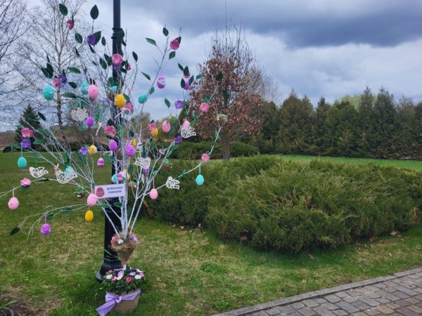 У Ковелі в парку Шевченка з’явилися 37 великодніх інсталяцій конкурсу «Писанко, дивуй» У Ковелі в парку Шевченка з’явилися 37 великодніх інсталяцій конкурсу «Писанко, дивуй»