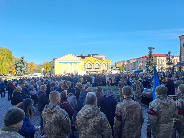 Назавжди 22. Ковельчани віддали останню шану молодому Герою Марку Данилюку