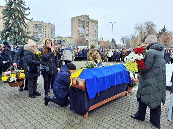 Ковель попрощався із Захисником Сергієм Томашевичем, який загинув на Покровському напрямку Ковель попрощався із Захисником Сергієм Томашевичем, який загинув на Покровському напрямку