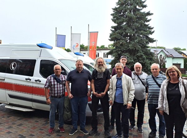 Друзі Ковеля з Вальсроде привезли для МТМО дві машини швидкої допомоги