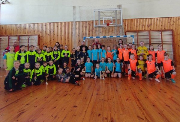 Юні вихованки ДЮСШ №1 ім. Петра Стуса — переможці відкритої першості області з футзалу