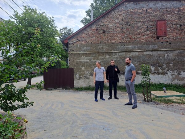 У Ковелі завершили поточний ремонт прибудинкових територій