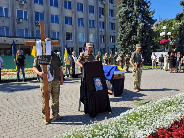 Ковель попрощався із Захисником Віталієм Півнем Ковель попрощався із Захисником Віталієм Півнем