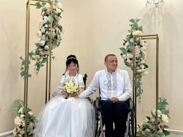 Знані у Ковелі та на Волині громадські активісти і спортсмени Ольга Яренчук та Вадим Усатий - одружилися!