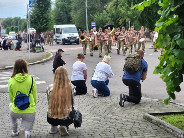 Спасибі тобі, Герою. Ковельчани віддали останню шану Руслану Мазурику