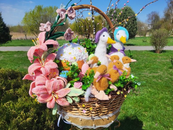 У Ковелі в парку Шевченка встановили Великодні композиції. Фото