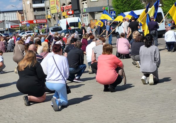 Ковельська громада провела в останню земну дорогу Героя Віктора Батюшкіна
