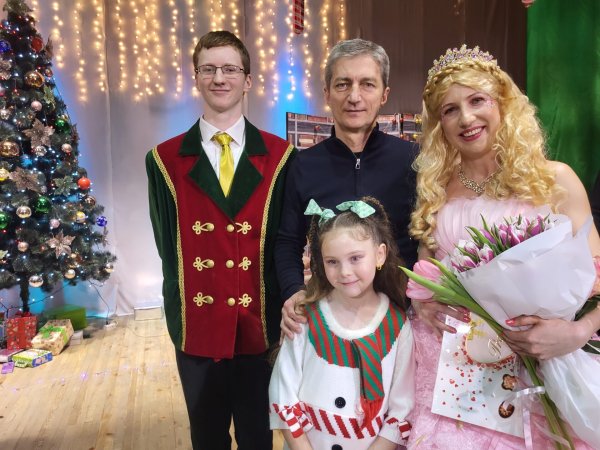 Нова вистава театру «10 ряд 10 місце» зібрала аншлаг в народному домі “Просвіта” Нова вистава театру «10 ряд 10 місце» зібрала аншлаг в народному домі “Просвіта”