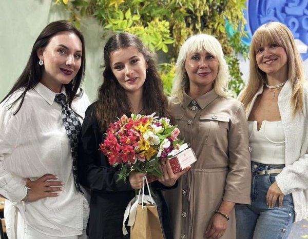 У Ковельській бібліотеці відбулася прем’єра моновистави «Світ без обличчя»