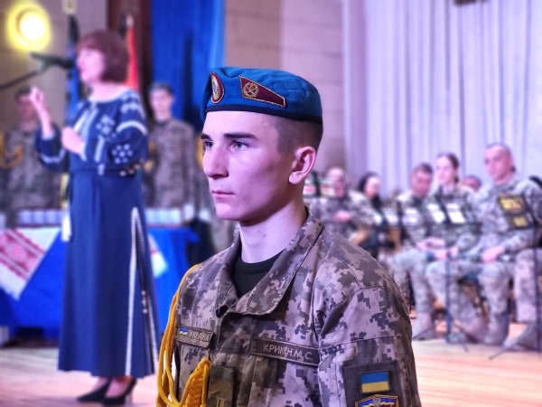 У Ковелі представники 14 ОМБр вручили пам’ятні відзнаки «Князівський хрест Героя «Навіки в строю» сім’ям загиблих побратимів