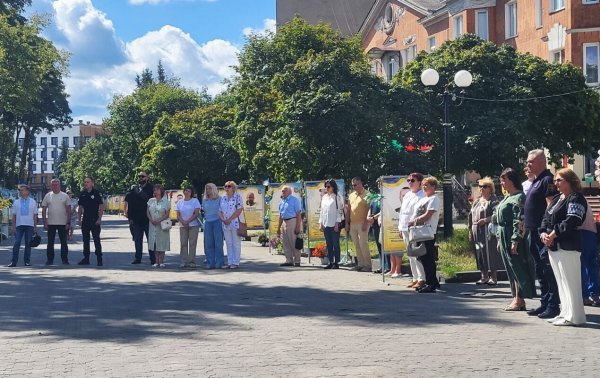 У Ковелі урочисто підняли Державний Прапор України У Ковелі урочисто підняли Державний Прапор України