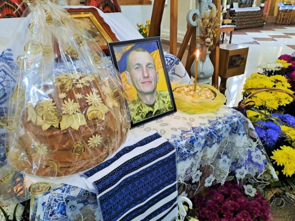 У Ковелі попрощалися із 45-річним Захисником України Дмитром Бештою У Ковелі попрощалися із 45-річним Захисником України Дмитром Бештою