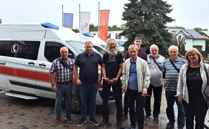 Друзі Ковеля з Вальсроде привезли для МТМО дві машини швидкої допомоги