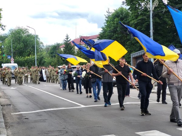 Ковельчани віддали останню шану Героєві Максимові Косюку