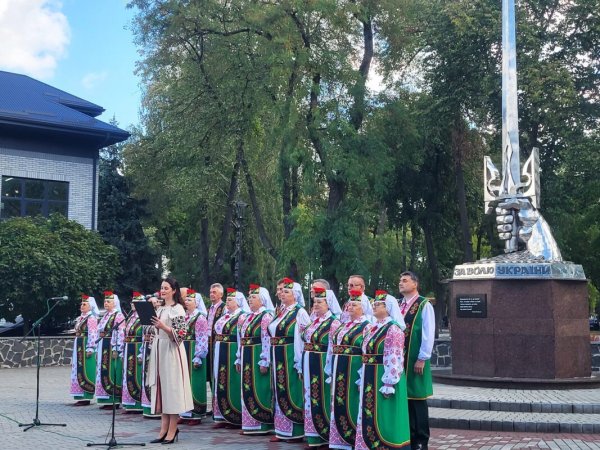 У Ковелі урочисто підняли Державний Прапор України У Ковелі урочисто підняли Державний Прапор України