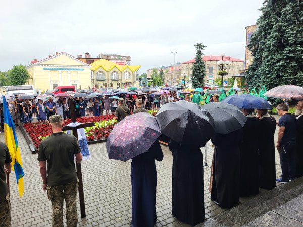 У Ковелі провели в останню земну дорогу Героя Віталія Кушнірчука