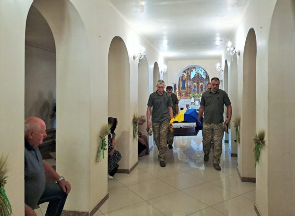 У Ковелі попрощалися із Захисником України Богданом Никонюком У Ковелі попрощалися із Захисником України Богданом Никонюком