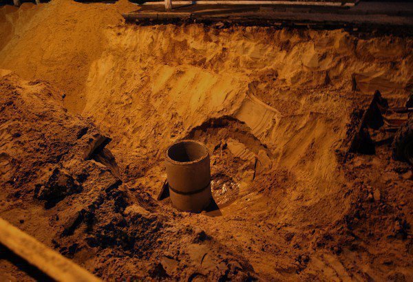 Аварійно-відновлювальні роботи на каналізаційному колекторі